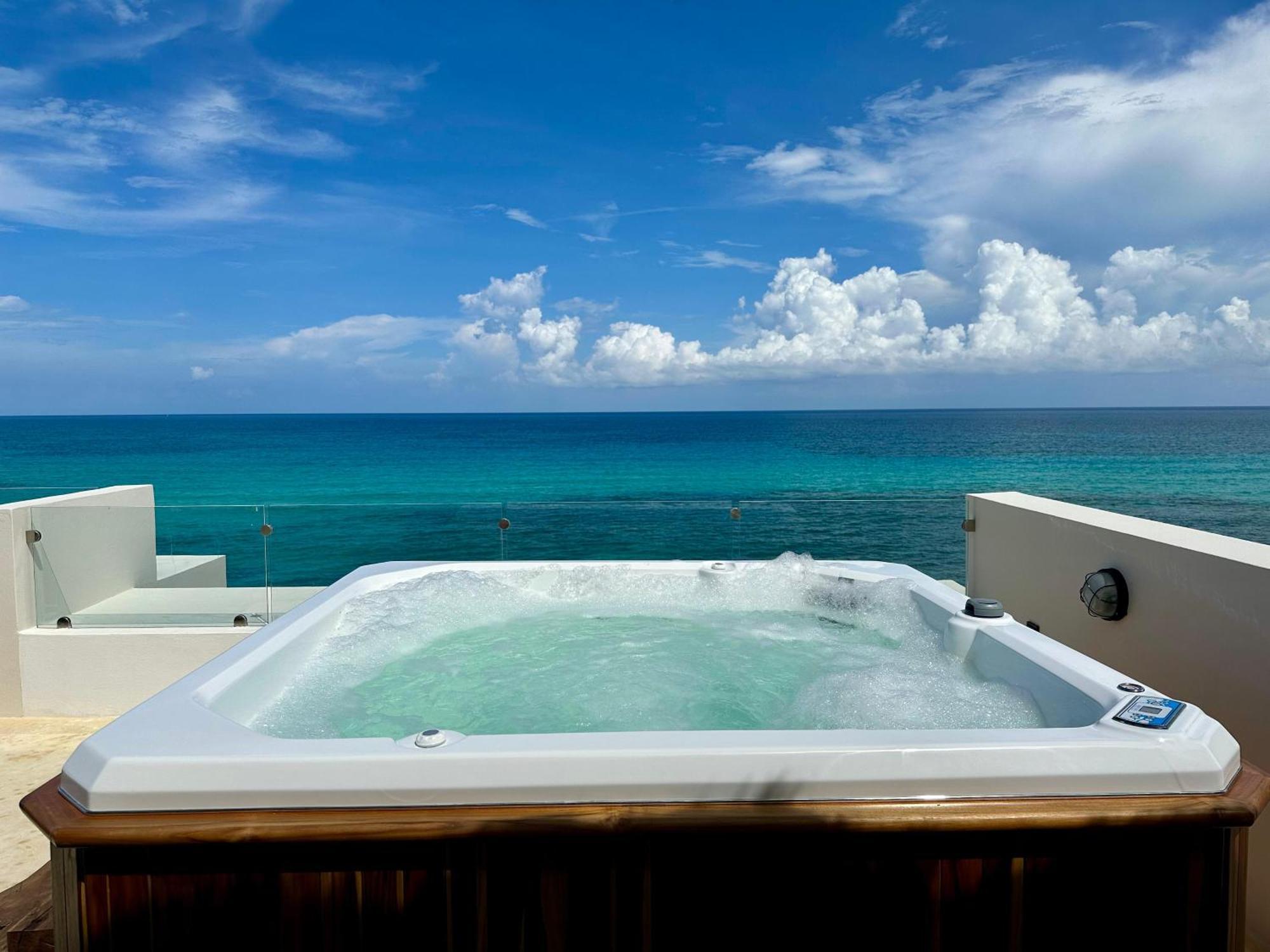 Angelina 28 Beachfront And Family Apartments - Modern And Relaxing Long Stays - 20 Min From Cancun Airport Puerto Morelos Exteriér fotografie